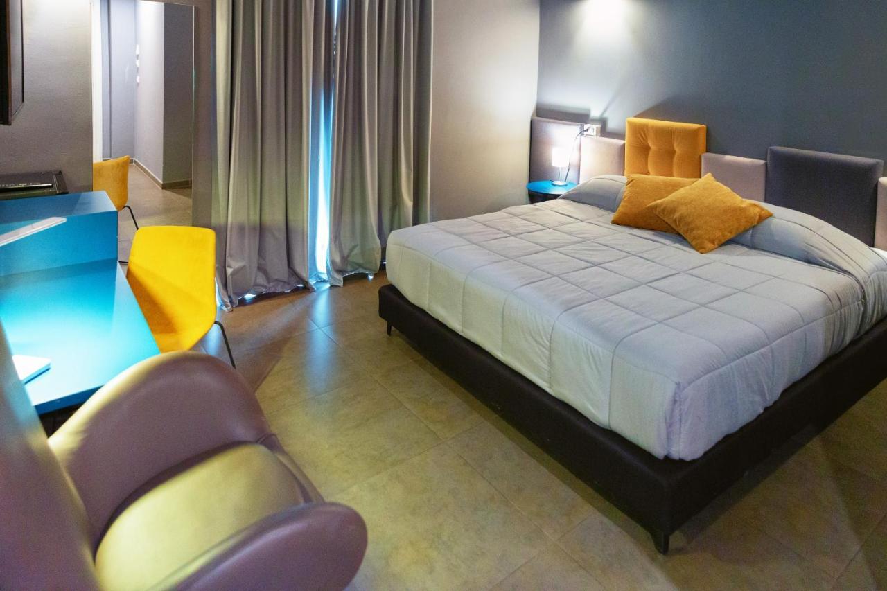 Hotel Eubea Реджо ди Калабрия Екстериор снимка