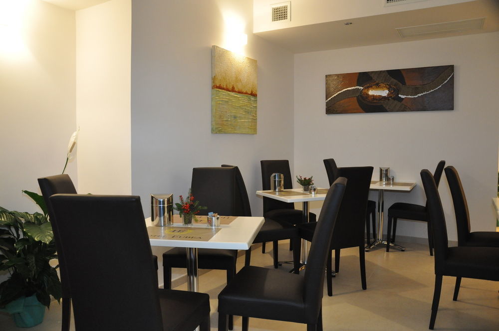 Hotel Eubea Реджо ди Калабрия Екстериор снимка