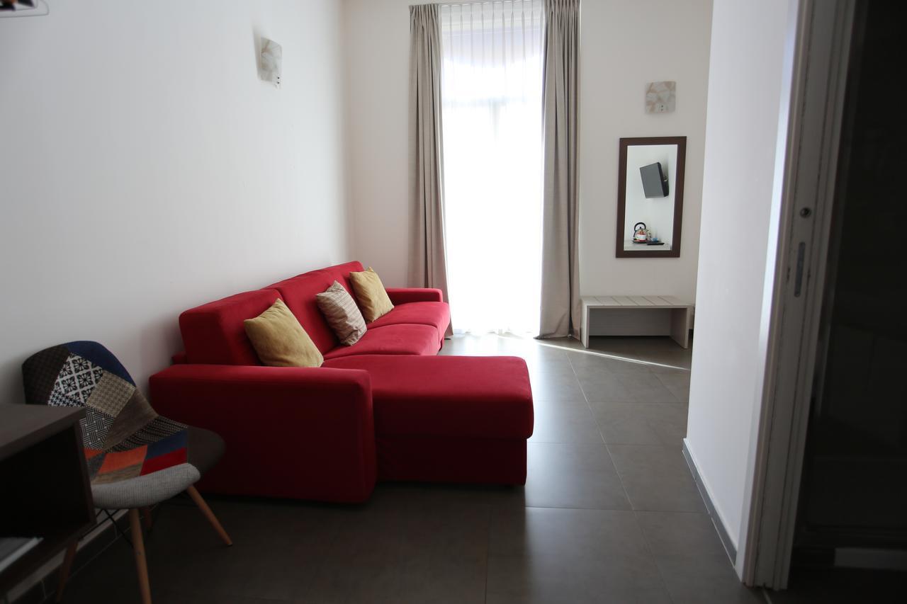 Hotel Eubea Реджо ди Калабрия Екстериор снимка